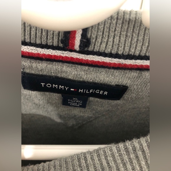 Tommy Hilfiger Sweater - Picture 2 of 2